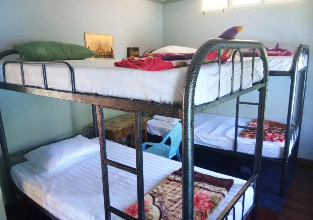 Lux Pillow Hostel