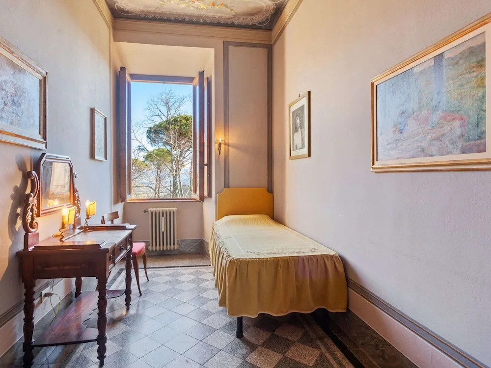 Belvilla by OYO Cosy Holiday Home With Pool