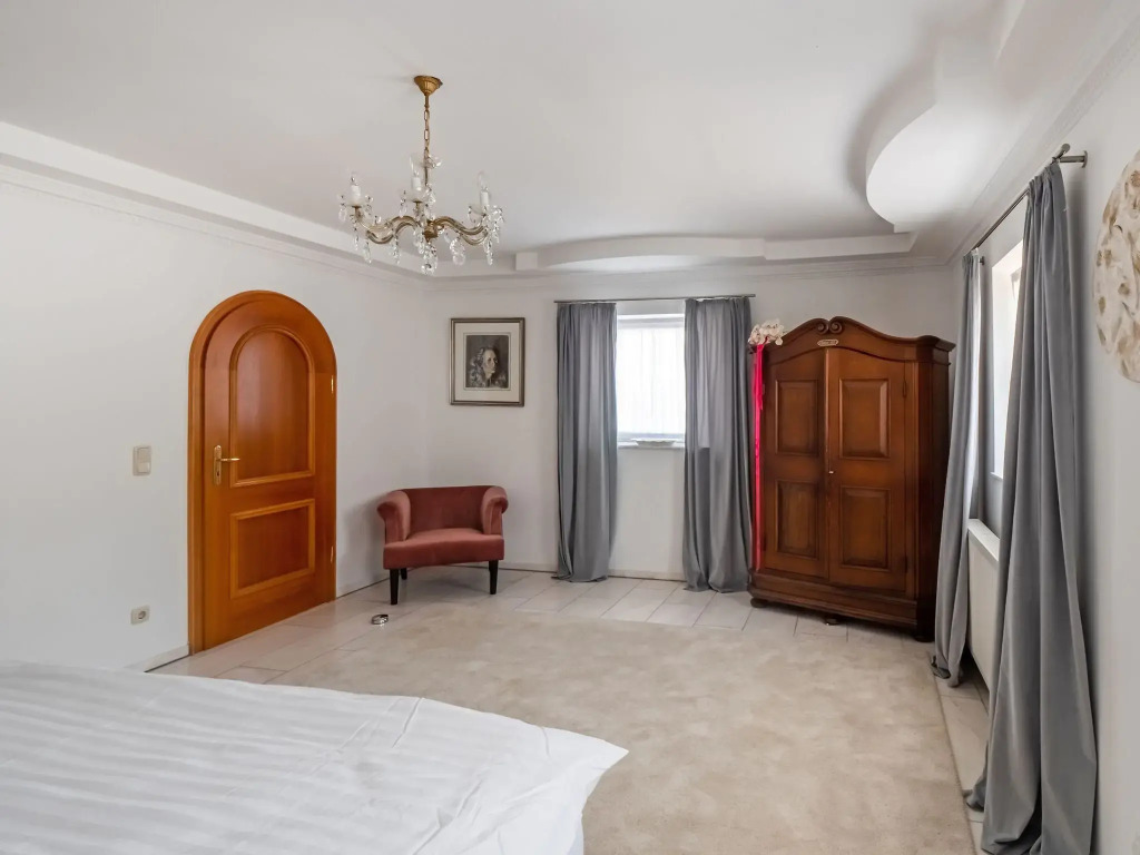 Luxurious holiday home with a nice private garden
