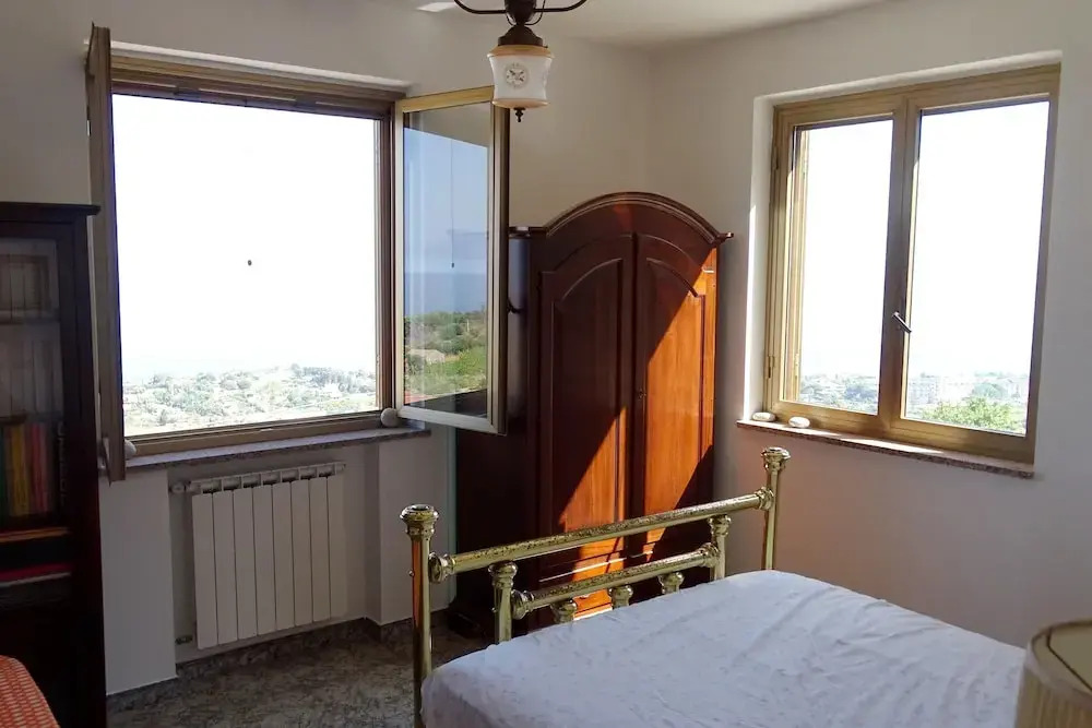 House With 4 Bedrooms in Santa Domenica , With Wonderful sea View and