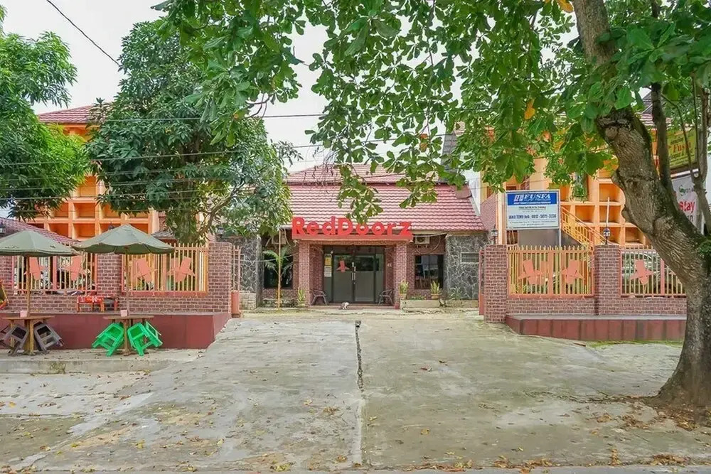 RedDoorz Syariah Near Taman Murjani 2