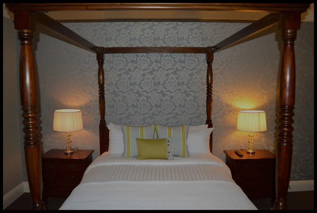 Prince of Wales - Townhouse