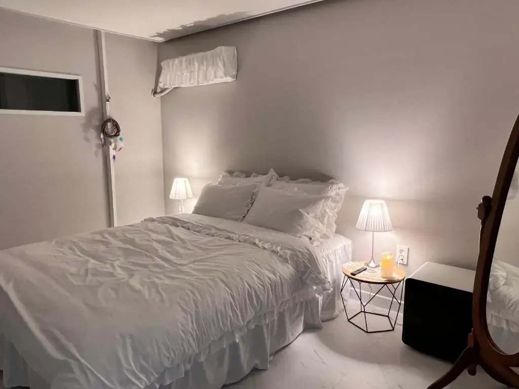 The place with a rest, Minimal Camping & BBQ, So Hotel 301
