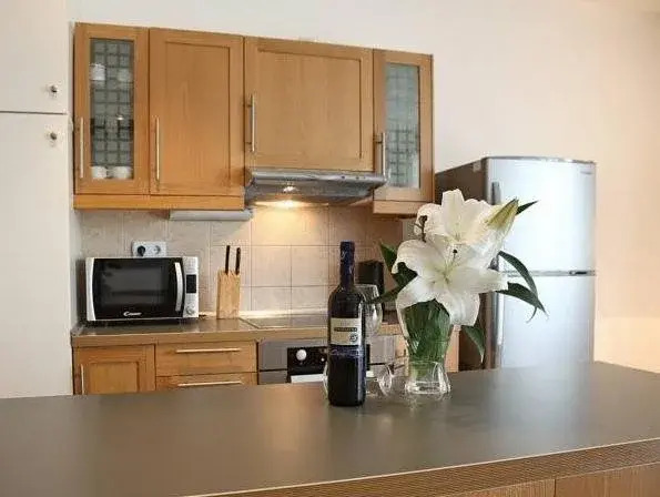 Acacia Apartments