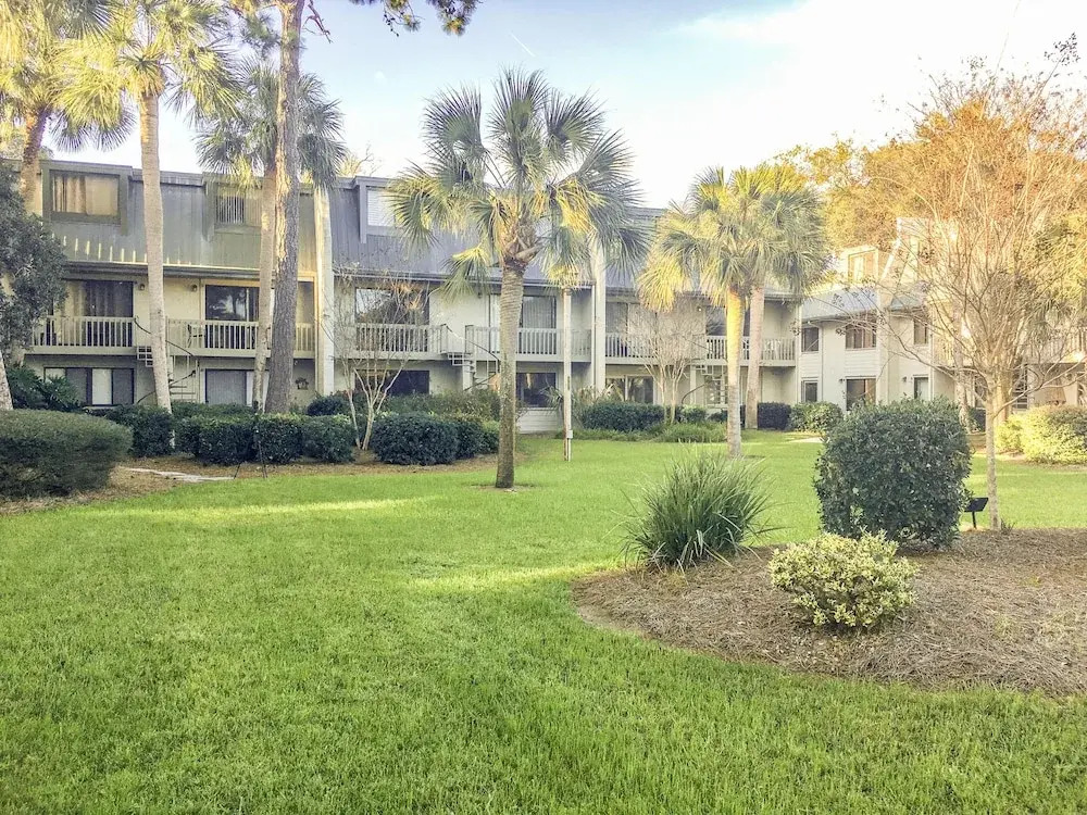 New Listing! Updated W/ Pool - Walk To Beach 3 Bedroom Condo