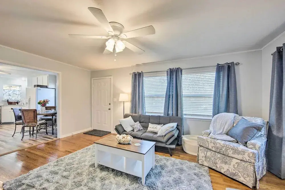 Longview Vacation Rental Home: 4 Mi to Dtwn