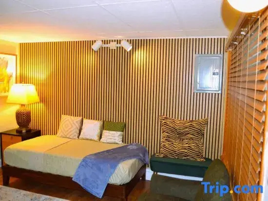 Red 4 Apartment - Experience the Comfort of This Charming