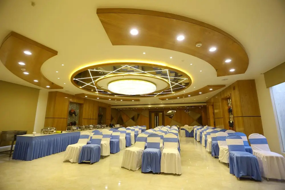 Hotel Gurveer Royal
