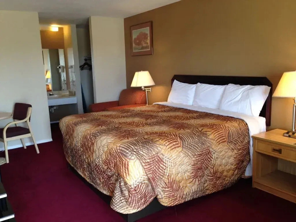 Hometown Inn And Su