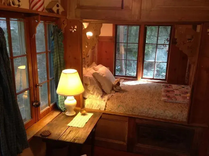 Deer Meadow Cabin by Story Book Lodging