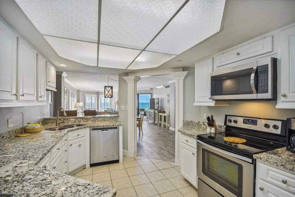 Inlet Reef 408 4 Bedroom Condo by RedAwning