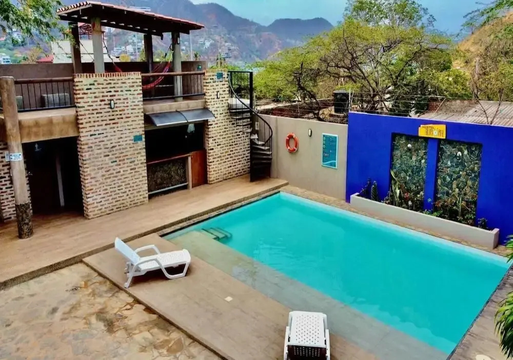 Hostal Aurora, Smith Lodging