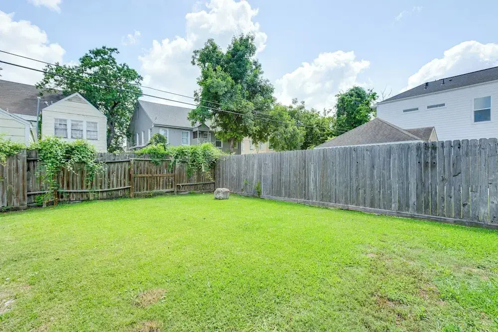 Condo 2 Mi to Houston Zoo & Museum District!