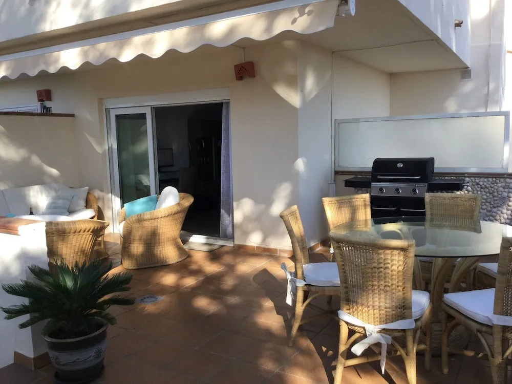 Very Nice Family Apartment, Close To Pool