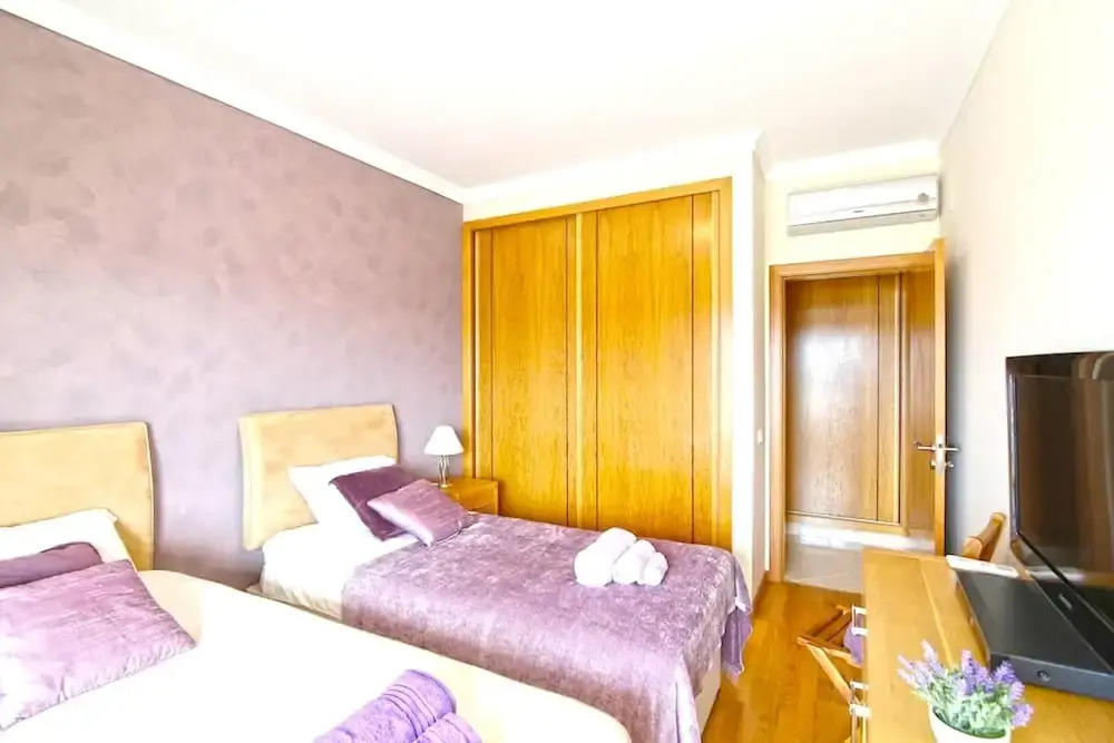 Apartment with 2 Bedrooms in Armação de Pêra, with Wonderful Sea View, Pool Access, Furnished Balcony - 800 M From the Beach