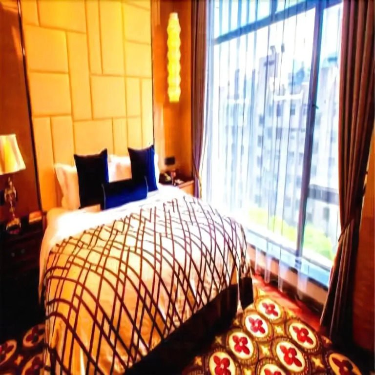Hua Fei Suites Hotel