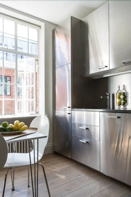 Modern Daver Court Chelsea Nest - SAA