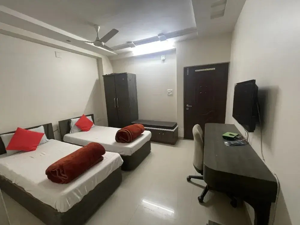 Goroomgo Narayan Executive Gujrat
