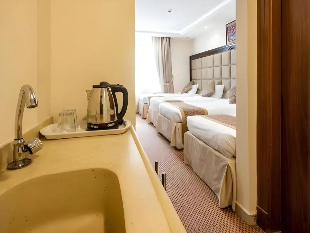 Kiona Al-Azizia Hotel