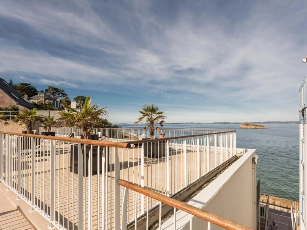 Residence Le Coteau et la Mer, Tréboul, seafront