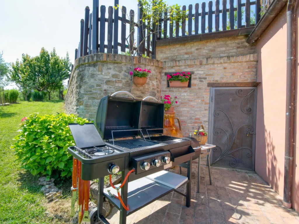 Serene Holiday Home in Urbino with Private Pool