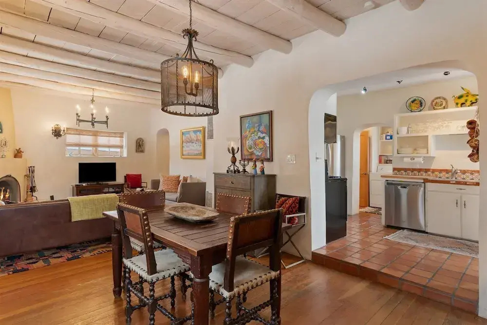 Tecolote - Authentic Home Right Next to The Plaza, Hot Tub, Roof Deck