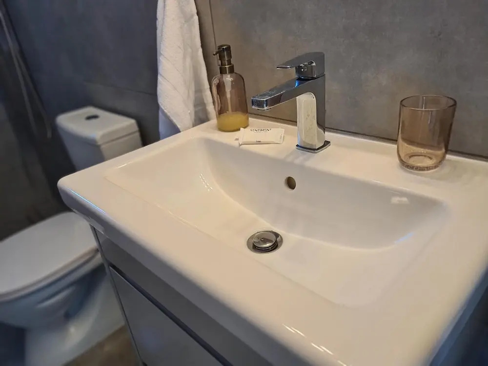 26 CLR - Stay Bellevue Apartment
