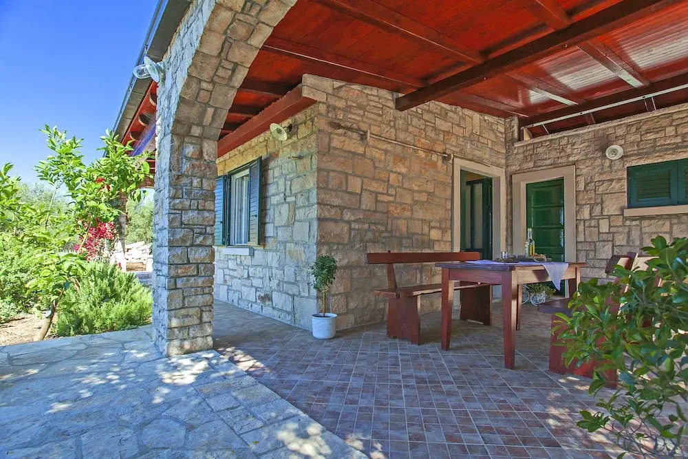 Stone House San Pelegrin