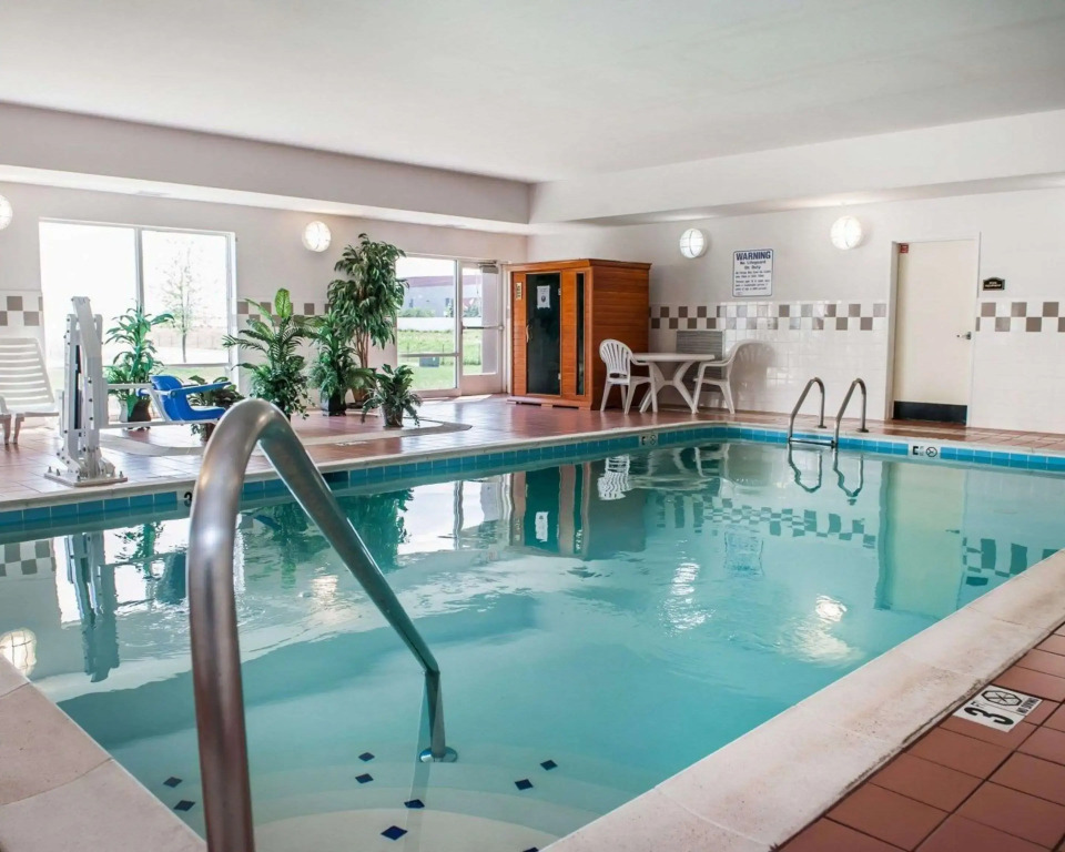 Comfort Suites near Indianapolis Airport