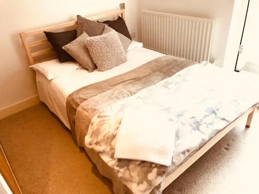 Aston Henry James George Street One bedroom near Reading Town Centre