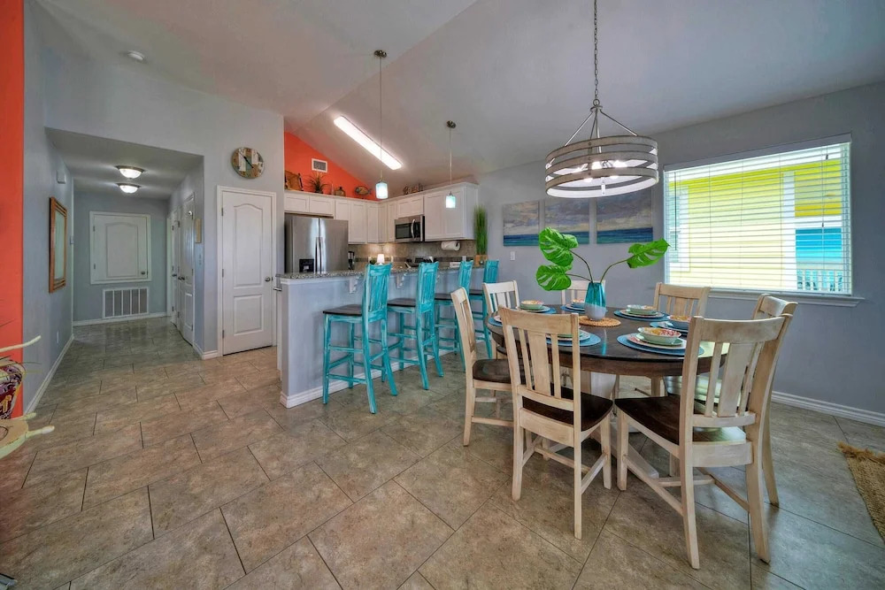 Laid Back Lime by AvantStay | Near Beach w/ Pool, Complimentary Pool Warmer