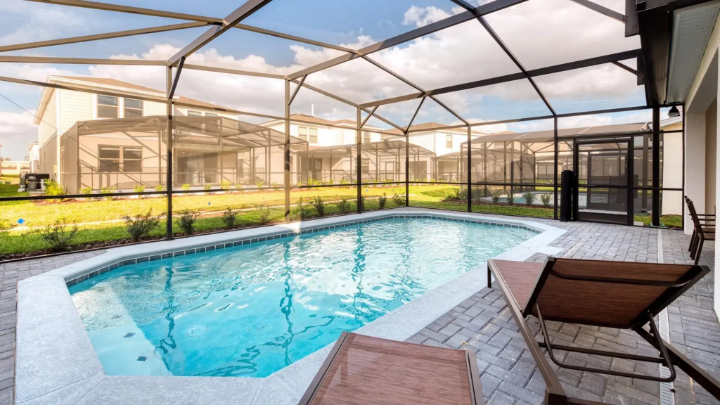 Modern Luxurious 5BR Home With Pool Near Disney Park