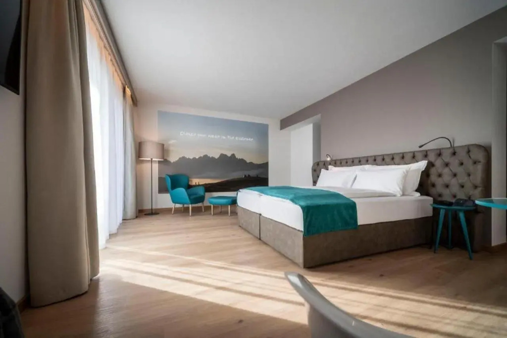 Be Place Adult Friendly Hotel