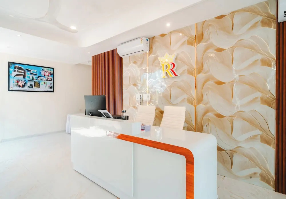 Travinities Hotel - The Royal Palace