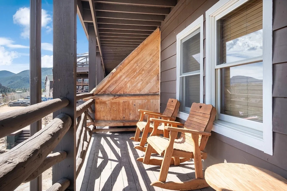 Powell Peak 104 1 Bedroom Condo by RedAwning