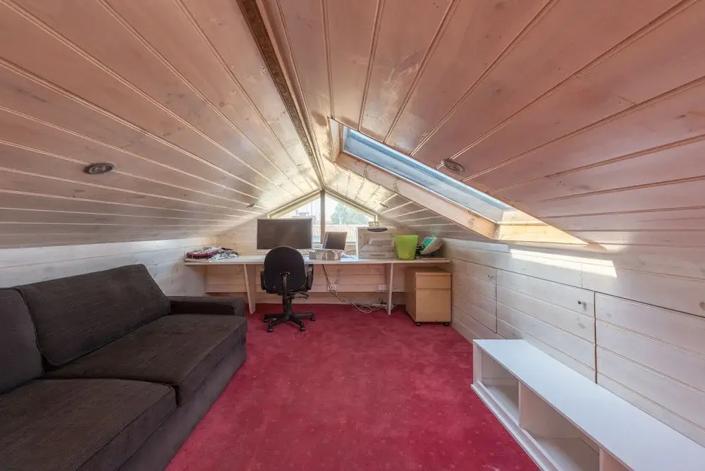 Gorgeous family retreat next to the CBD