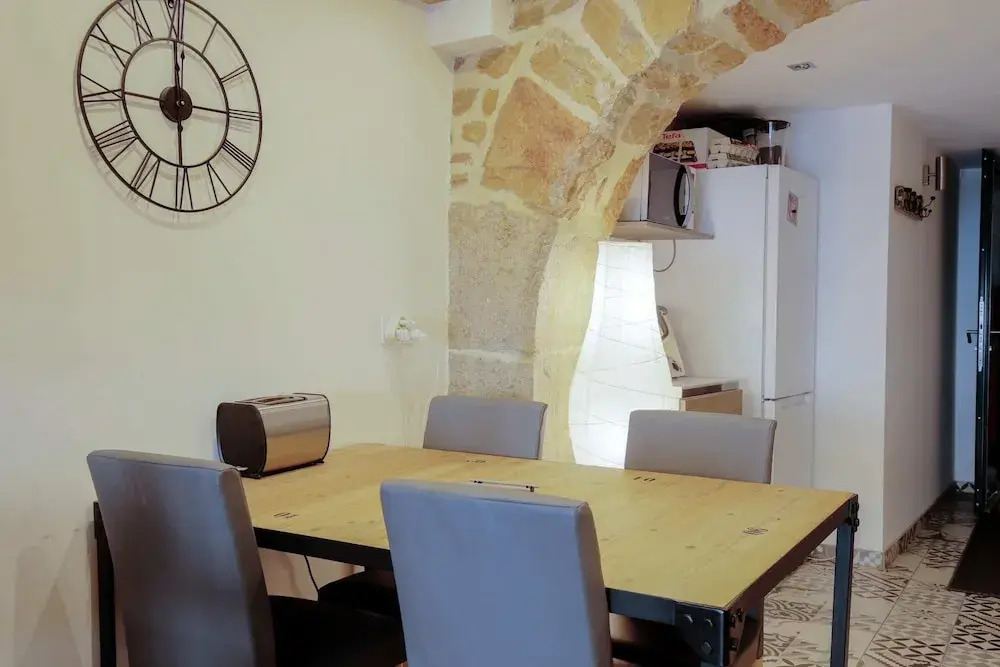 Spacious Apartment for 4 People Lyon