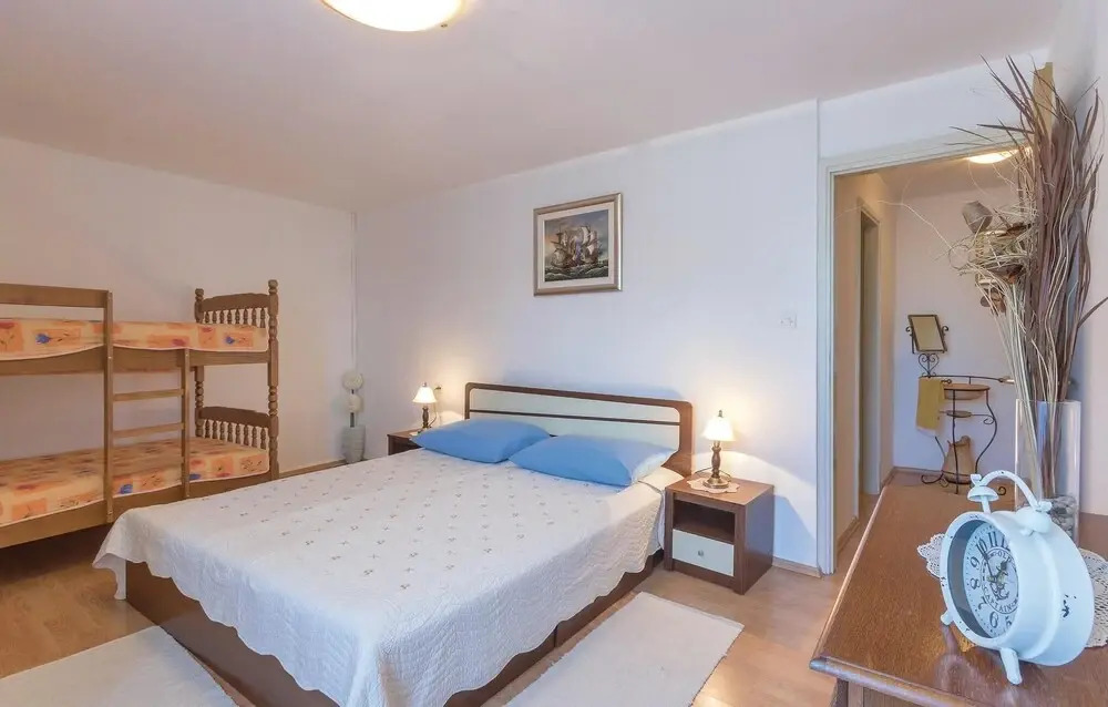Lovely Home In Pula With Wifi