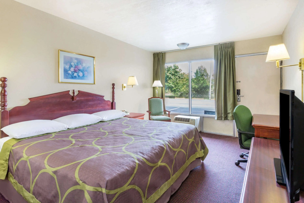 Отель Ashland Studio Inn Richmond North near Kings Dominion (Listing Partner)