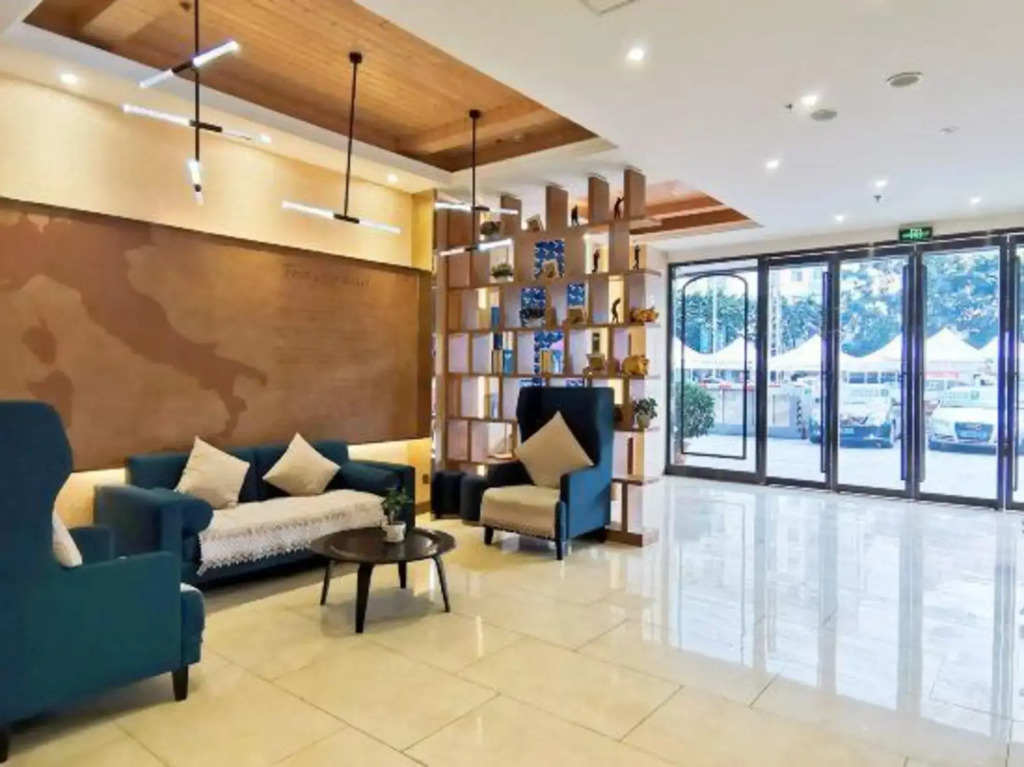 Yester Hotel (Yuxi Taobao Street Wanda Plaza)