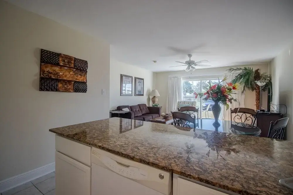 Oak Shores 66