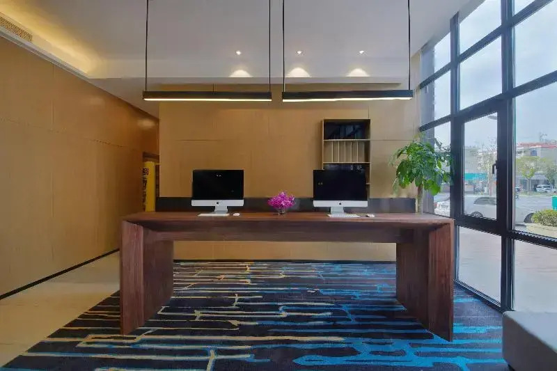 Holiday Inn Express Zhangjiagang East