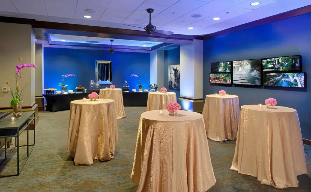 The Emily Morgan Hotel - A DoubleTree by Hilton