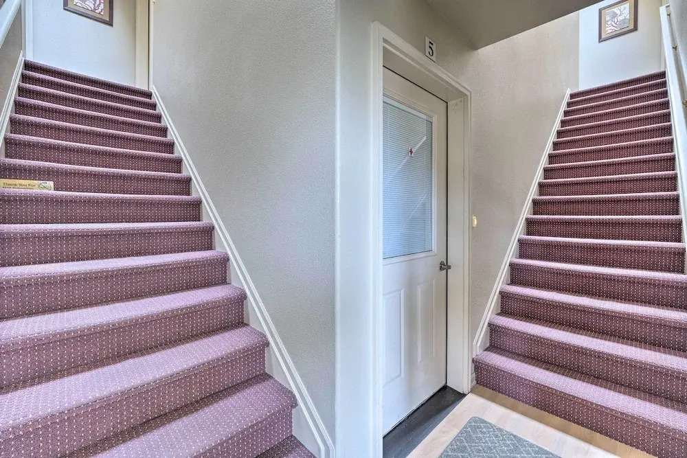 Apartment w/ Patio & Grill Access ~ 1/2 Mi to Bay!