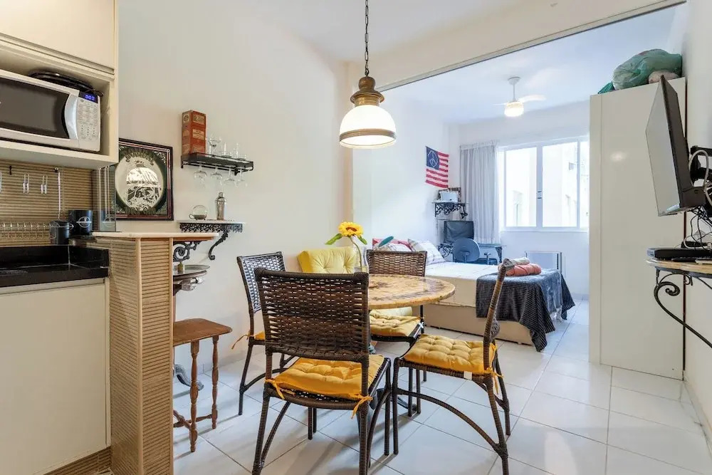Loft com Ar Condicionado e Wi-fi a 140m da Praia