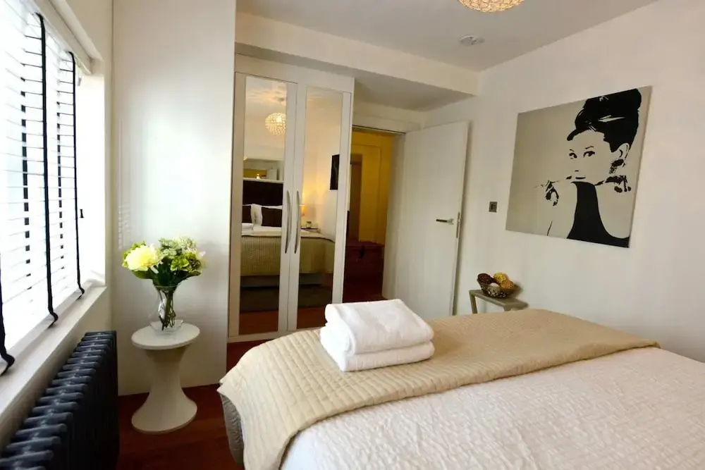New Luxury 3bed/2bath Apartment - Covent Garden!!