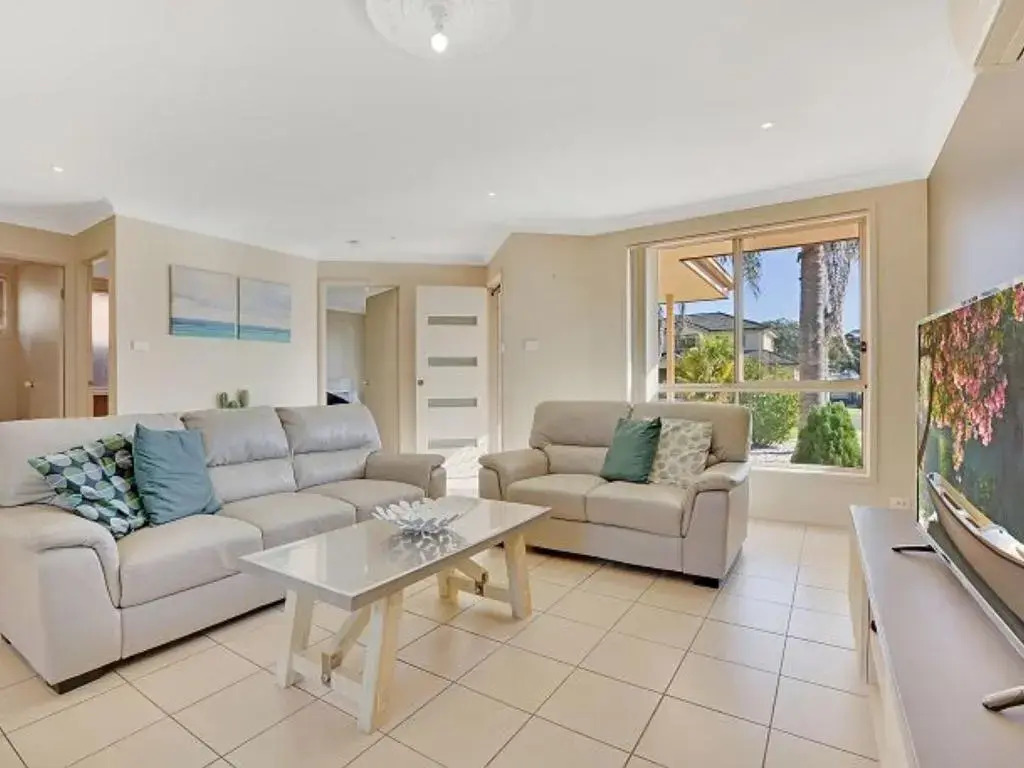 Pool in Paradise by Experience Jervis Bay