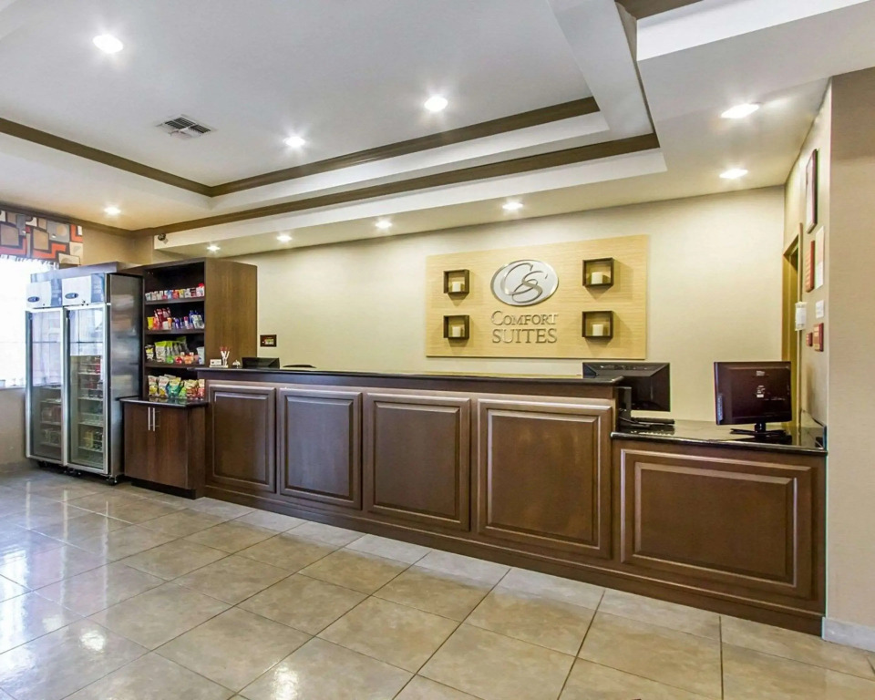 Comfort Suites University