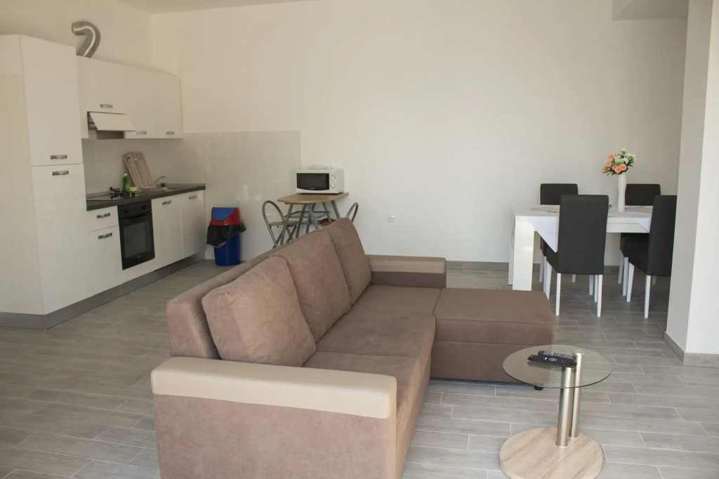 Apartments Lira