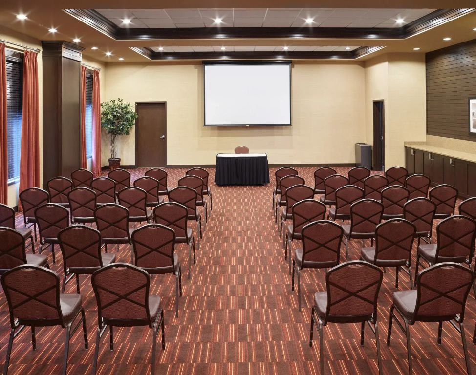 Four Points by Sheraton Edmonton Gateway